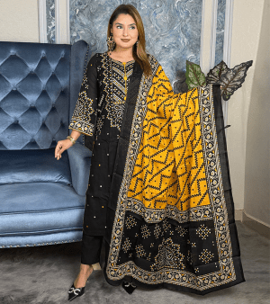 RF1372- আনস্টিচ চন্দ্রি প্রিন্টের থ্রি-পিস- কালো